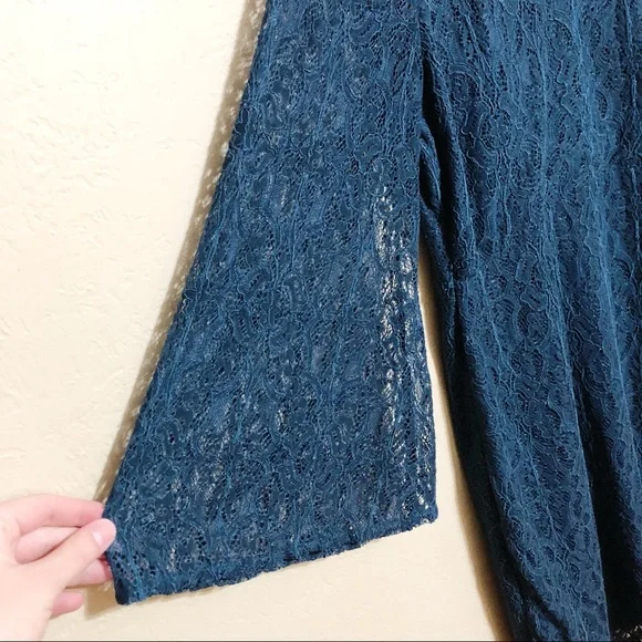 Loft Lace Bell Sleeve Midi Dress‎ - Picture 5 of 8